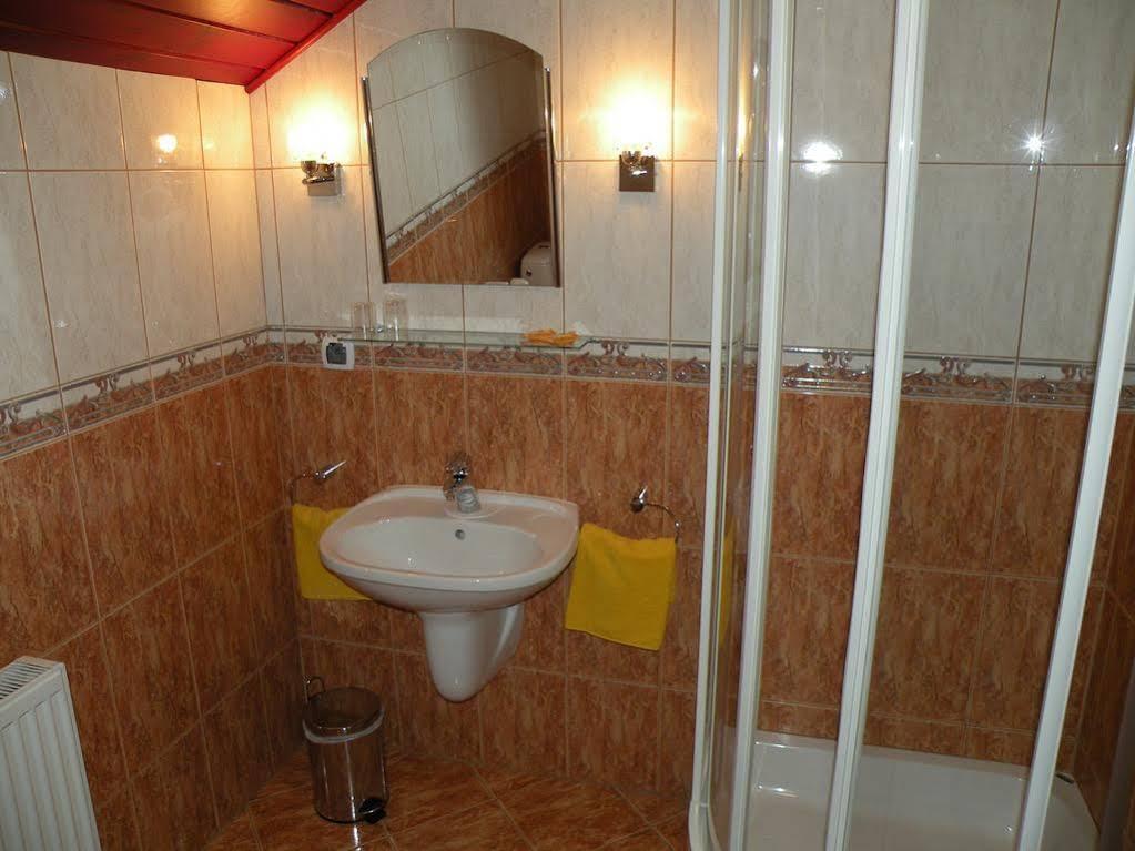 Bed and Breakfast Dom Pod Tujami Cracovia Esterno foto