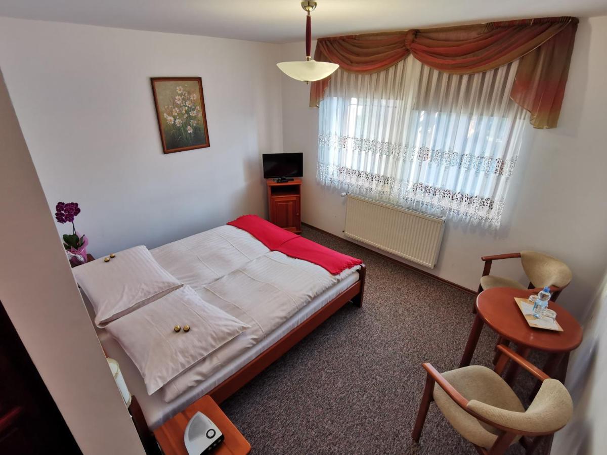 Bed and Breakfast Dom Pod Tujami Cracovia Esterno foto
